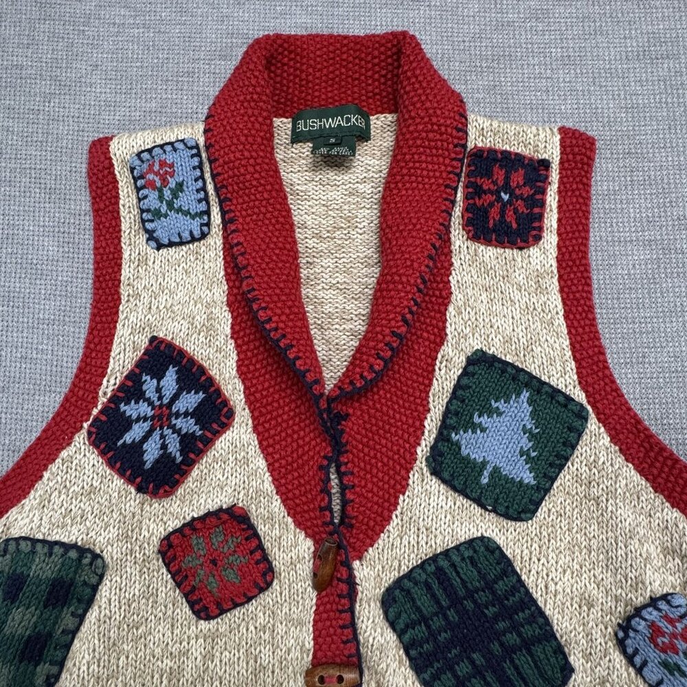 Vtg Bushwacker Womens Small Patchwork Holiday Sweater Vest Red Beige Button Knit - Picture 7 of 15
